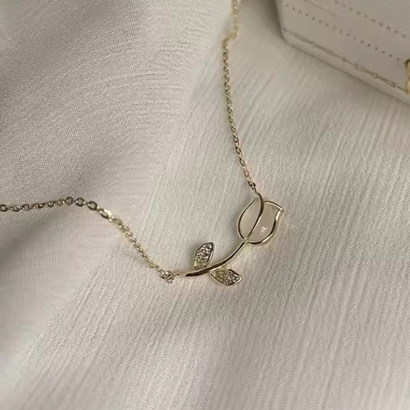 Gold Filled Cubic Zirconia Tulip Necklace - Picture 1 of 1